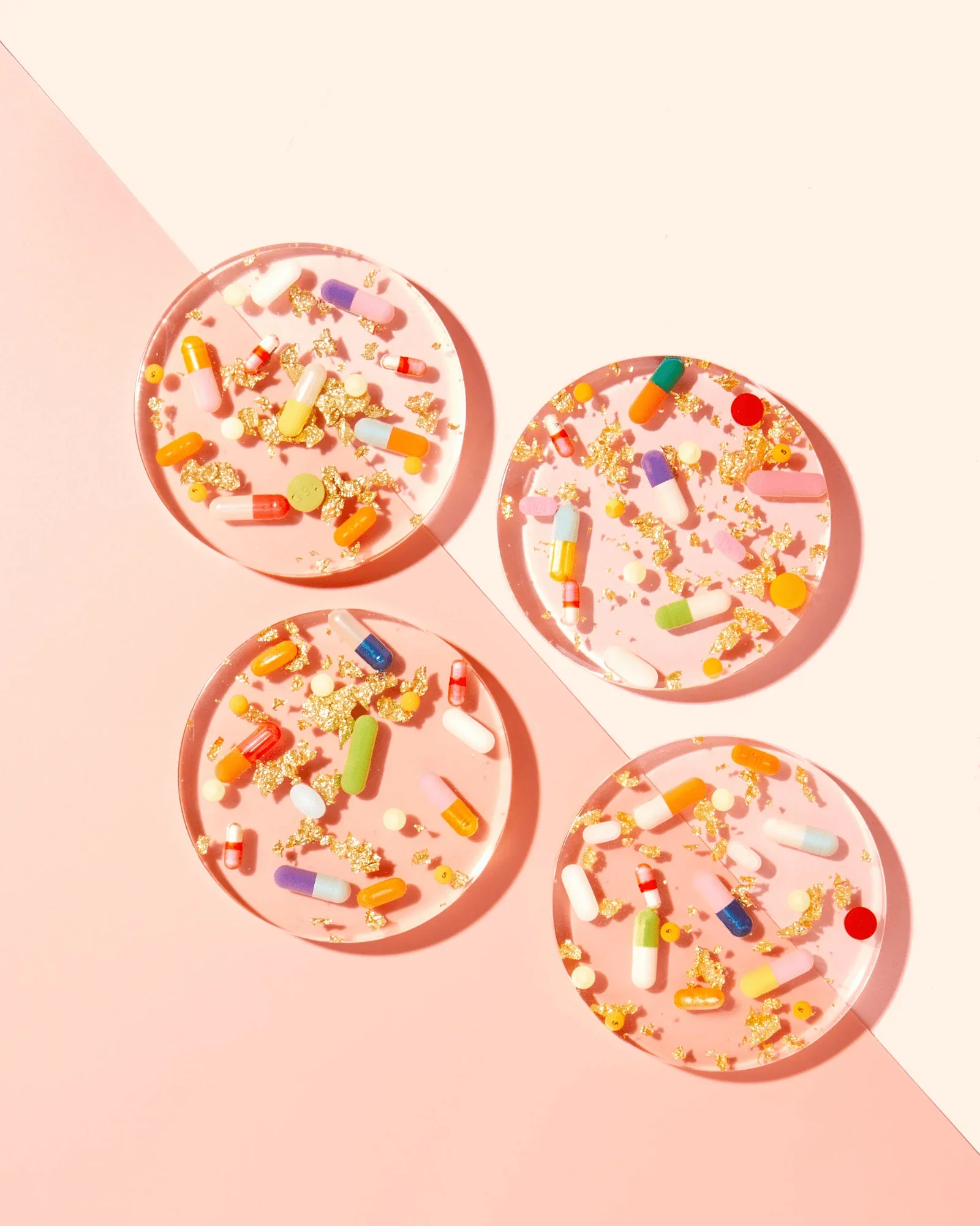Tart by Taylor Pills + Gold Coaster, Set/4